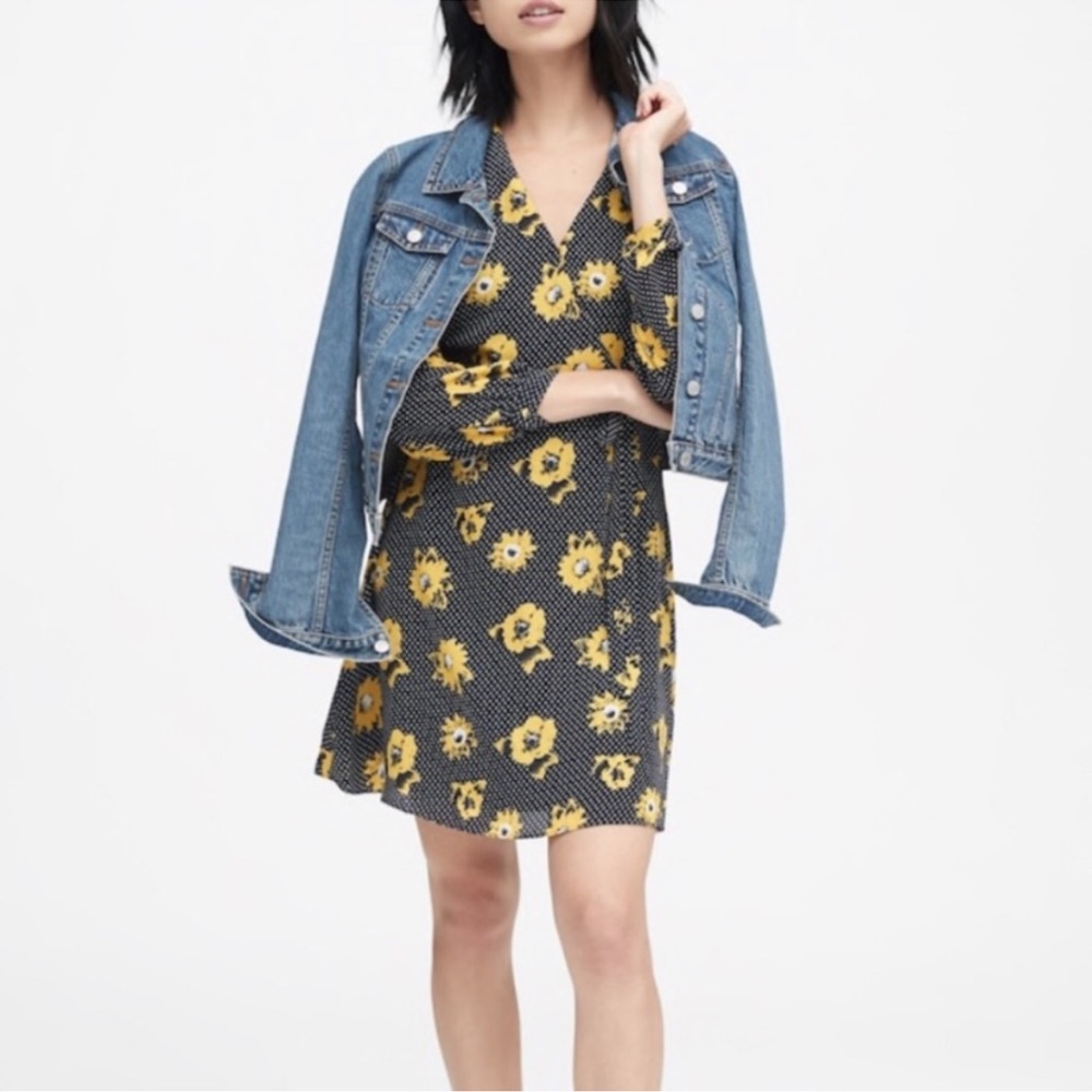 Banana Republic  Sunflower Floral Wrap Dress size 14